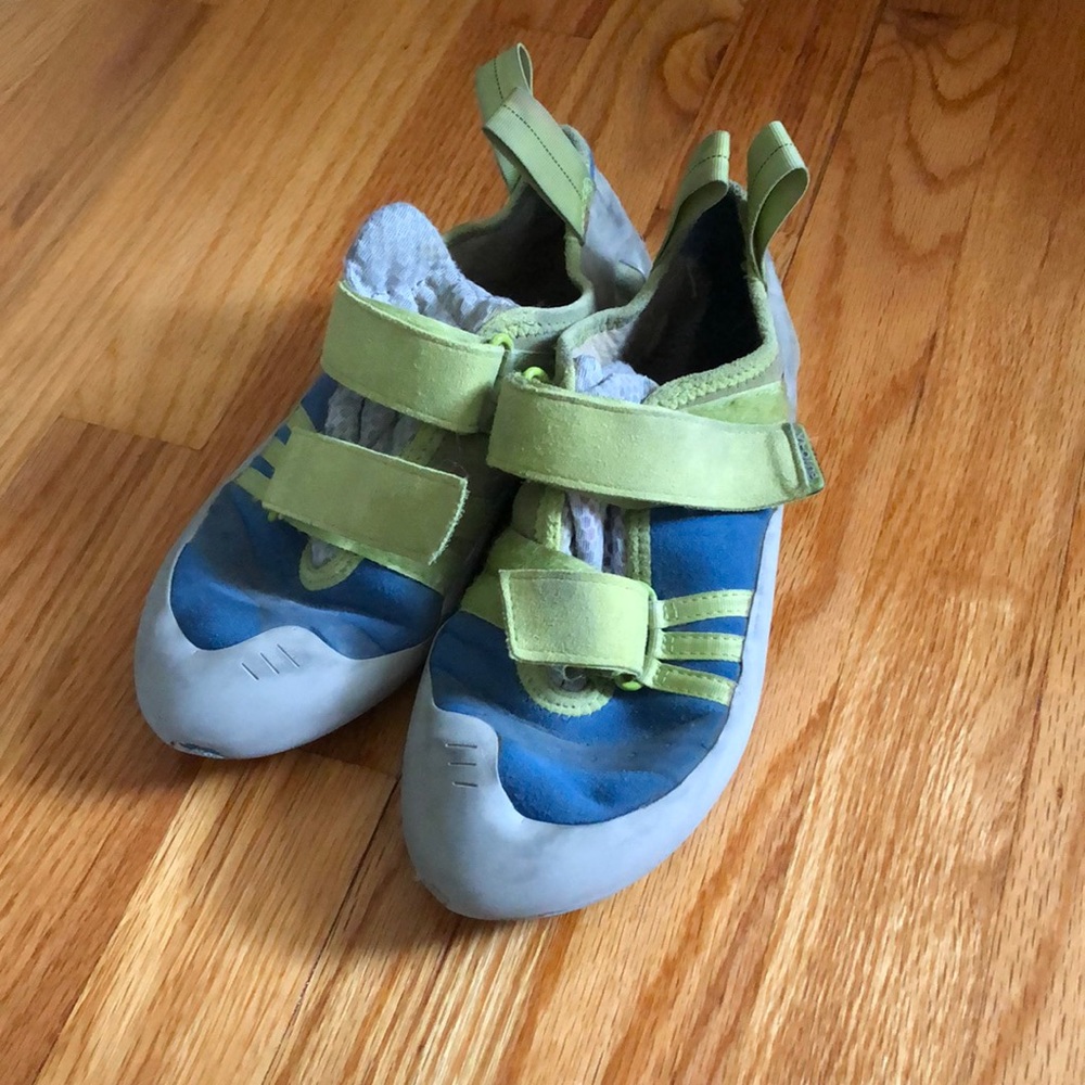 Beginner climbing shoes!